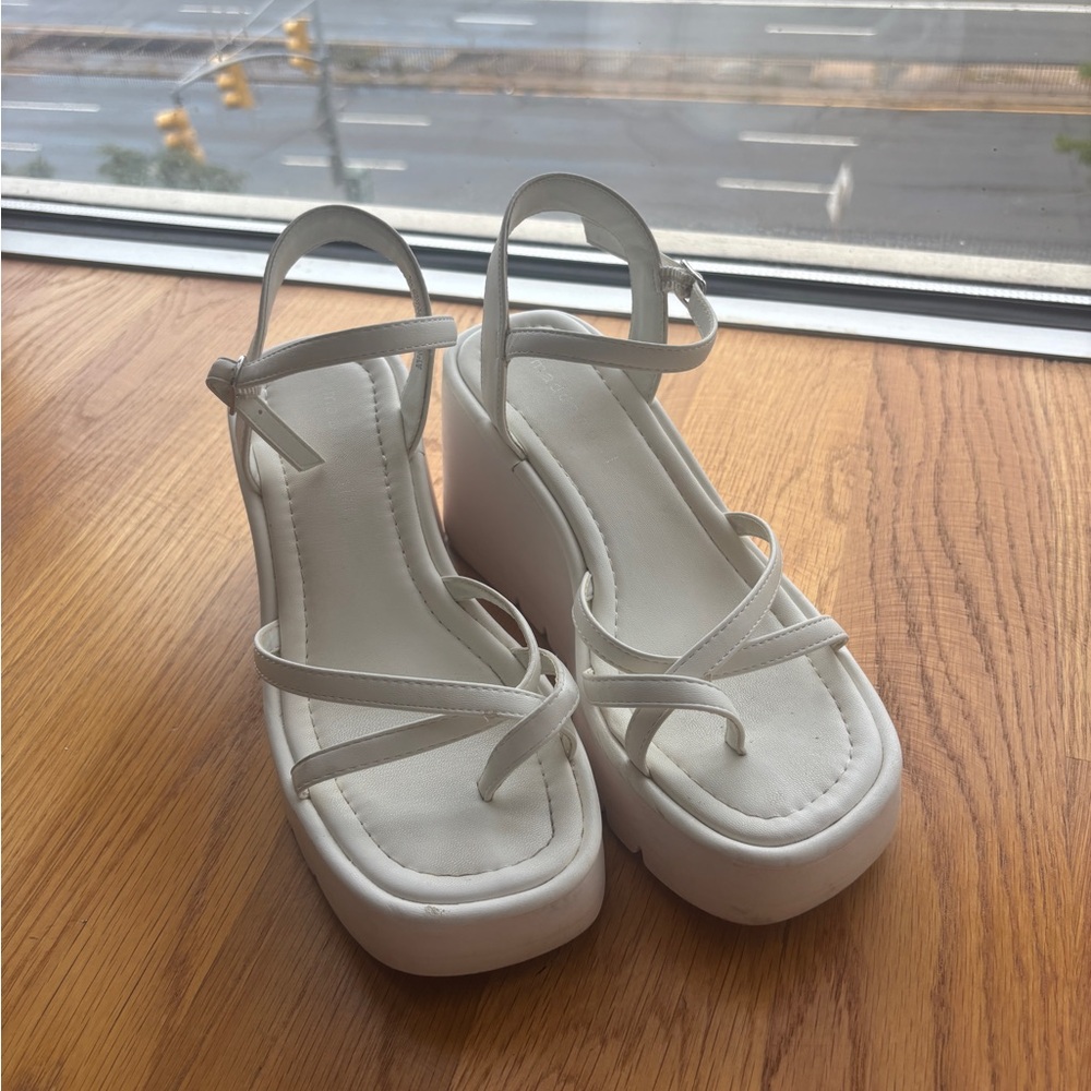 STEVE MADDEN SANDALS